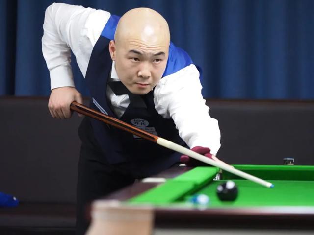 在赛场上形 在赛场上形